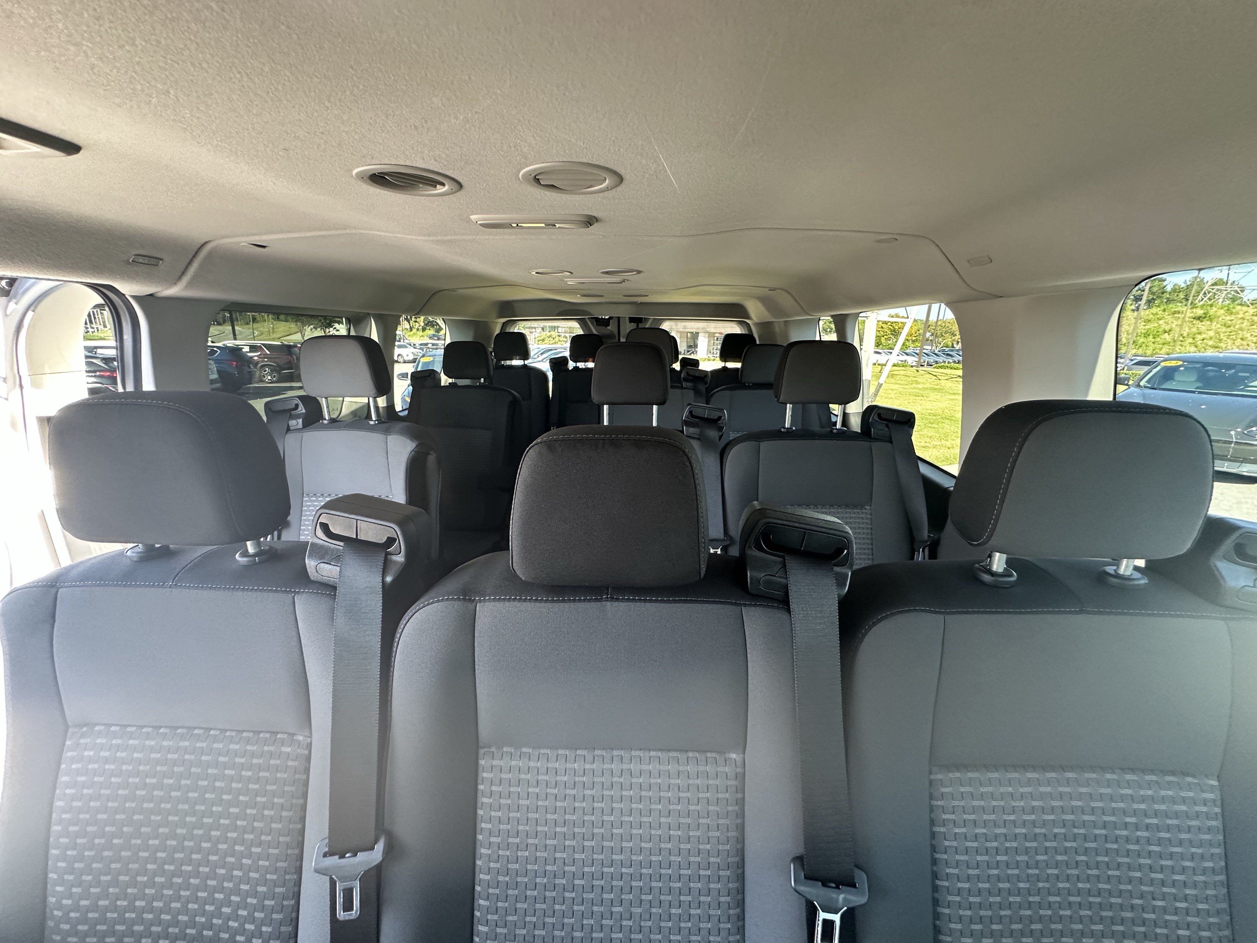 Used 2022 Ford Transit 350 XLT RWD image 16
