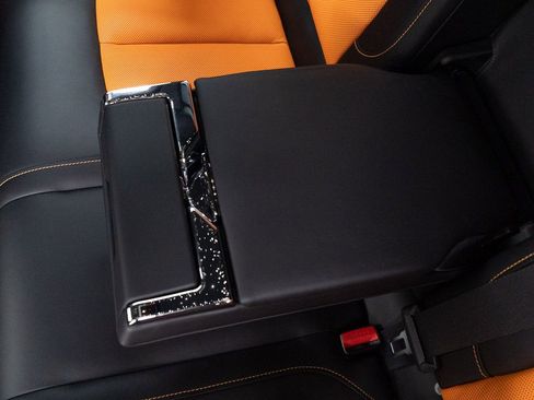 Certified 2023 Rolls-Royce Cullinan AWD/4WD image 27