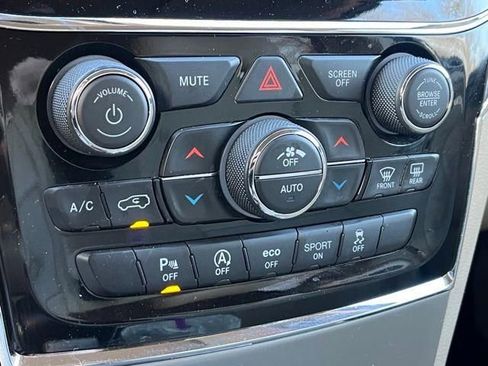 Used 2020 Jeep Grand Cherokee Limited image 36