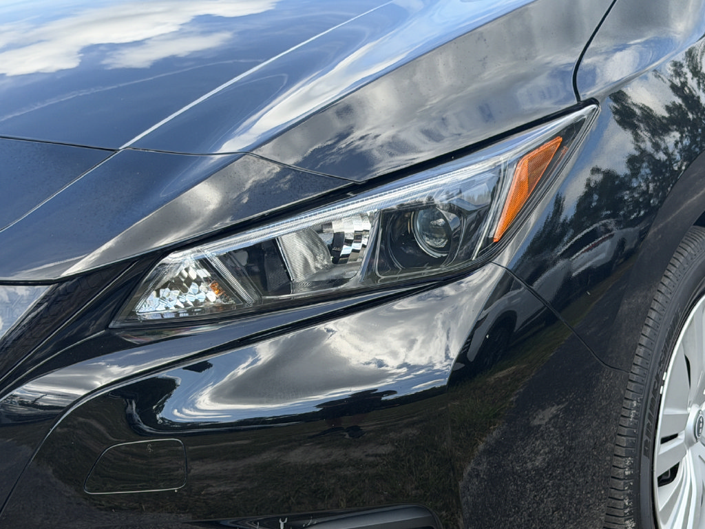 Certified 2025 Nissan Leaf S FWD image 17