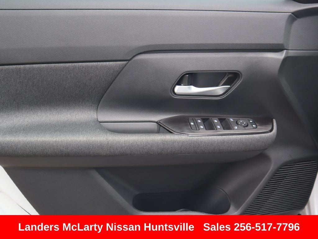 Used 2026 Nissan Kicks SV w/ SV Premium Package FWD image 21