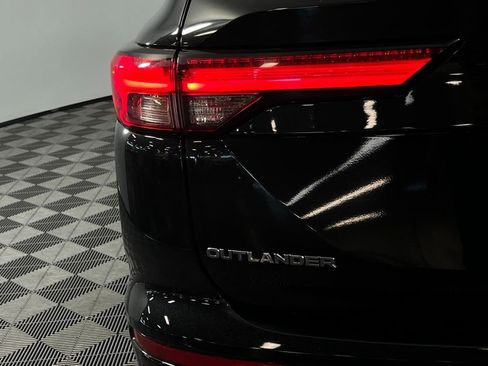 Used 2024 Mitsubishi Outlander SEL image 14