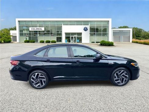 Certified 2022 Volkswagen Jetta SEL FWD image 6