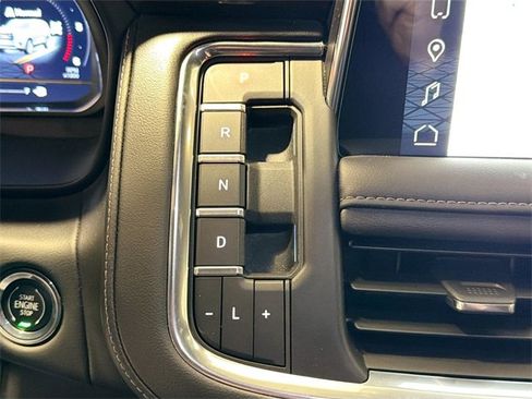 Used 2023 GMC Yukon SLE image 16