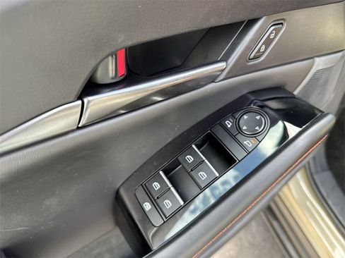 New 2024 MAZDA CX-30 Carbon image 42