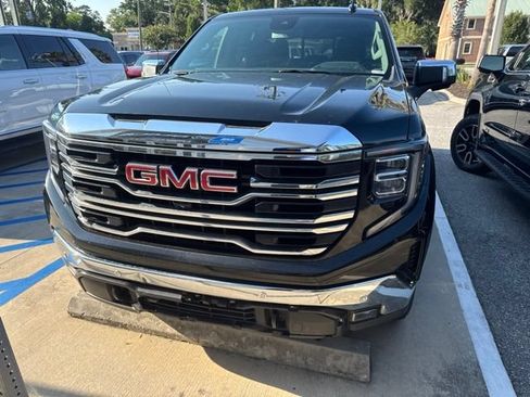 Used 2022 GMC Sierra 1500 SLT w/ SLT Premium Plus Package AWD/4WD image 2