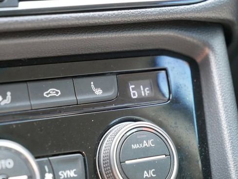 Certified 2023 Volkswagen Taos SEL AWD/4WD image 31