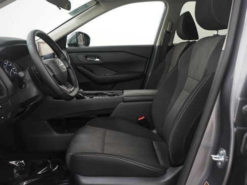 Used 2025 Nissan Rogue SV image 24