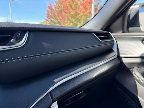 New 2025 Jeep Grand Cherokee Laredo X w/ Luxury Tech Group I image 23