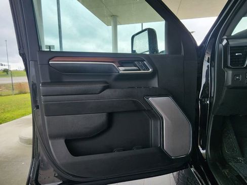 Used 2024 GMC Sierra 2500 Denali AWD/4WD image 12