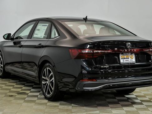 New 2026 Volkswagen Jetta SE FWD image 4
