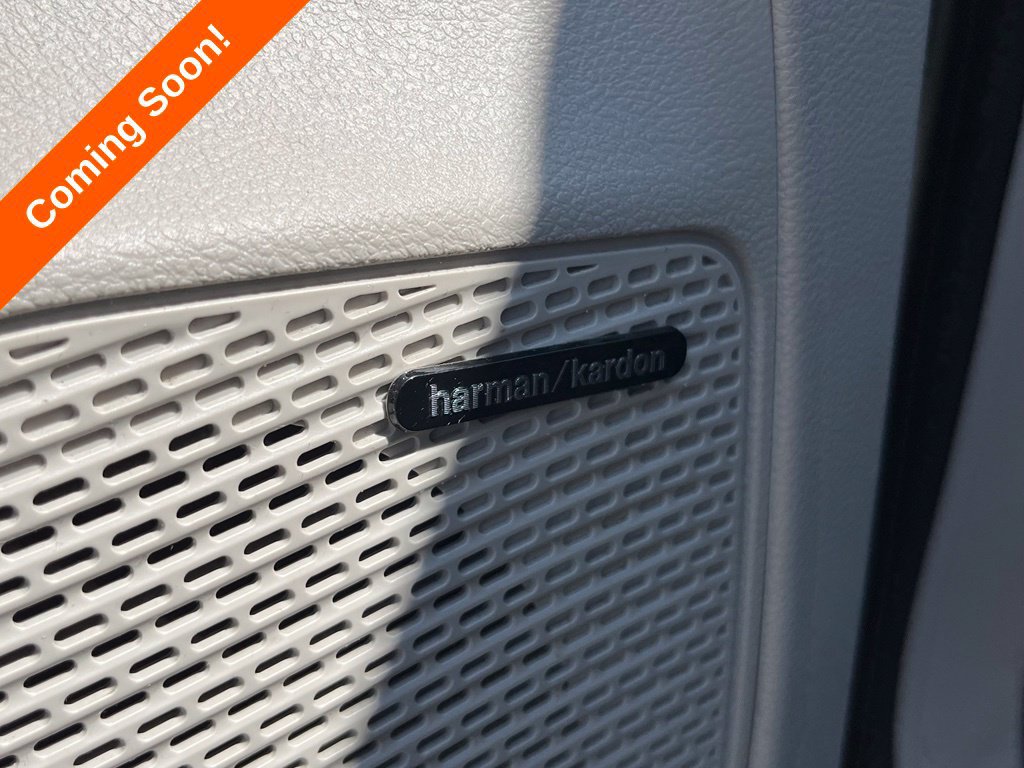 Used 2022 Chrysler Pacifica Limited FWD image 16