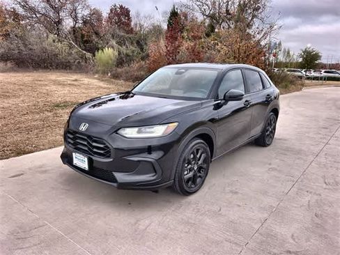 Certified 2025 Honda HR-V Sport image 2