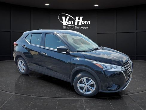 New 2025 Nissan Kicks Play S image 1