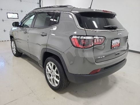 Used 2023 Jeep Compass Latitude AWD/4WD image 9