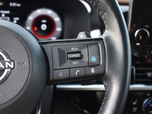 Used 2022 Nissan Pathfinder Platinum w/ Cargo Package image 17