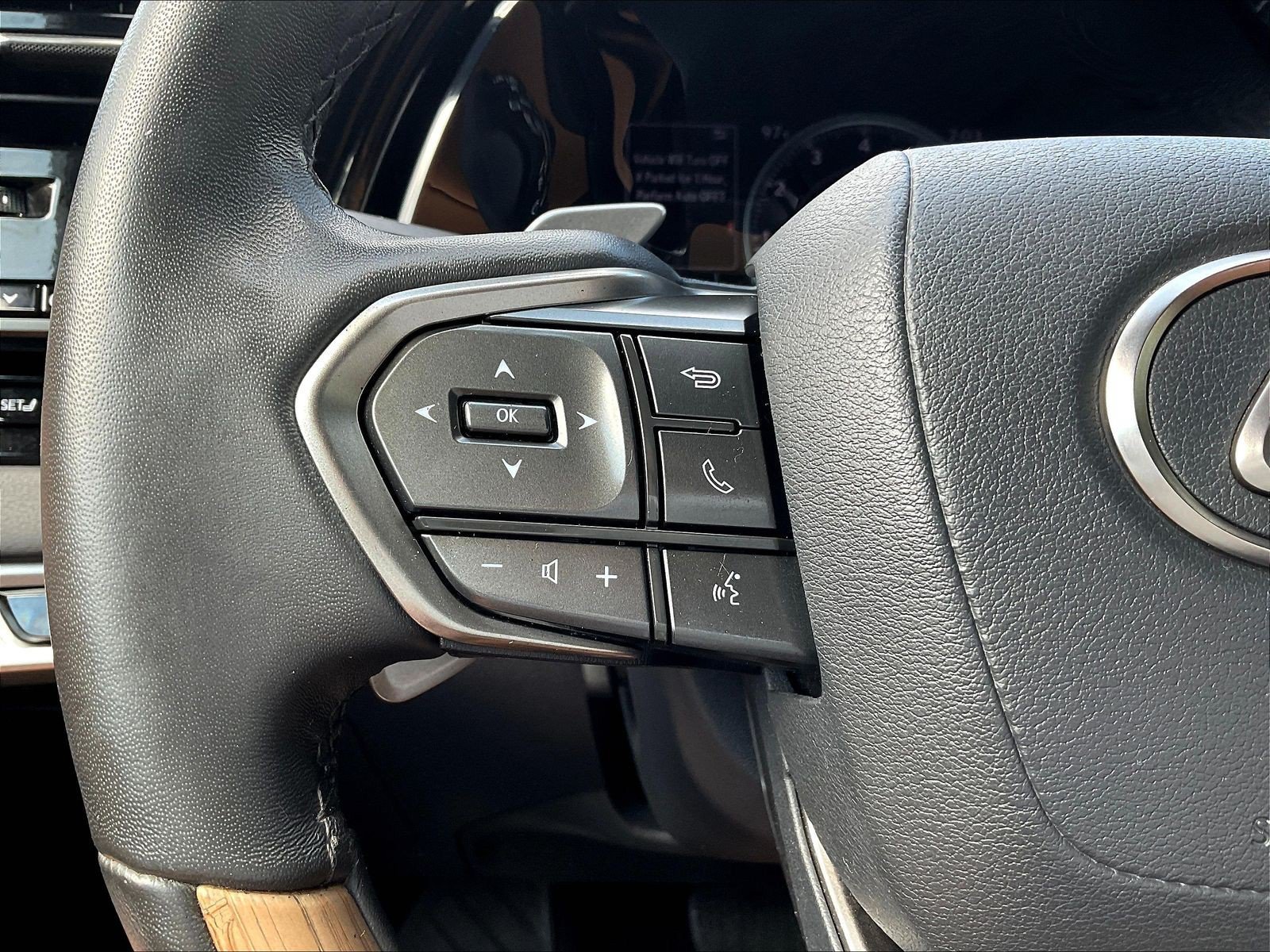 Used 2023 Lexus RX 350 Premium w/ Accessory Package AWD/4WD image 13