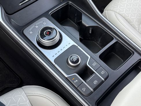 Used 2023 Kia Sorento EX image 12