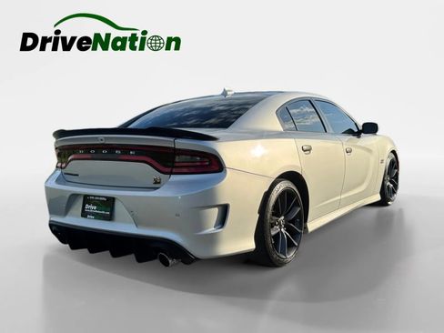 Used 2019 Dodge Charger Scat Pack RWD image 5