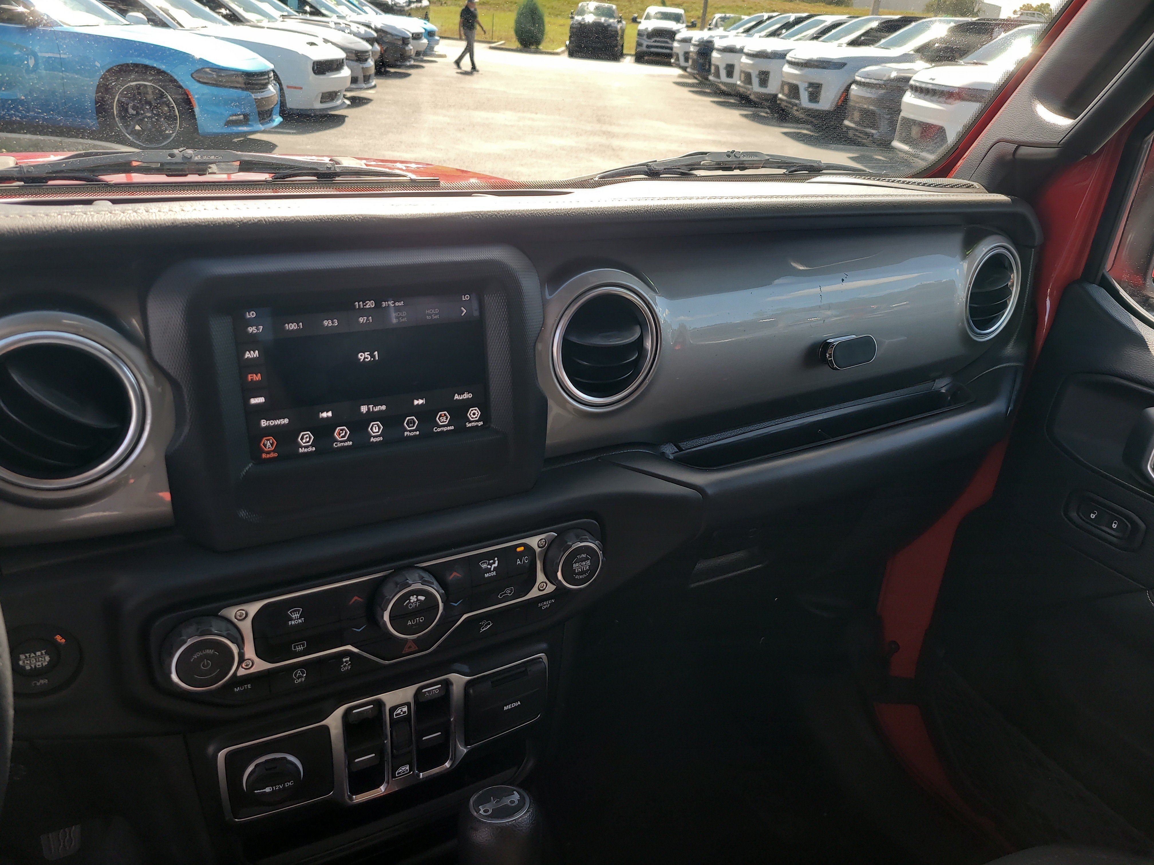 Used 2019 Jeep Wrangler Unlimited Sahara AWD/4WD image 19
