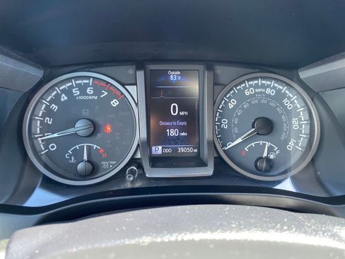 Used 2023 Toyota Tacoma TRD Off-Road AWD/4WD image 15