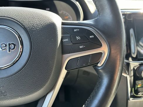 Used 2019 Jeep Grand Cherokee Limited w/ Trailer Tow Group IV image 7