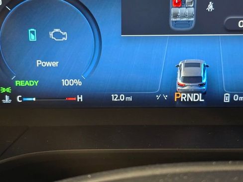 Used 2024 Ford Escape SE w/ PHEV Premium Package image 29