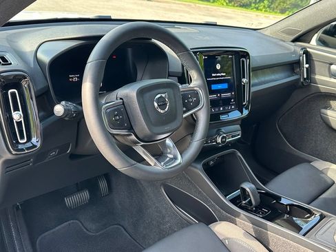 Used 2023 Volvo C40 Recharge Core AWD/4WD image 19