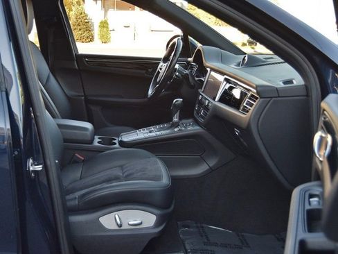Used 2020 Porsche Macan image 17