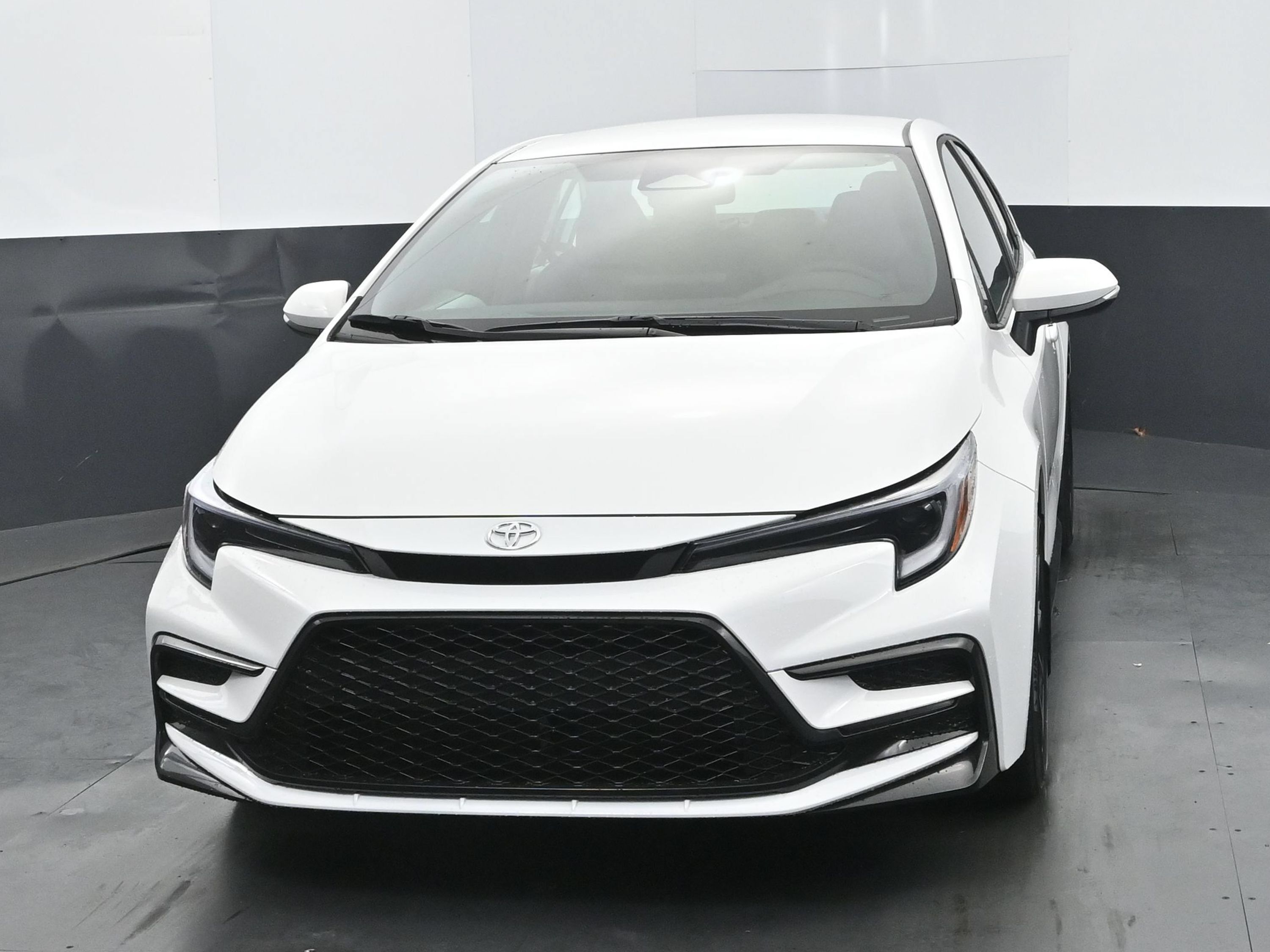 Used 2026 Toyota Corolla SE FWD image 8