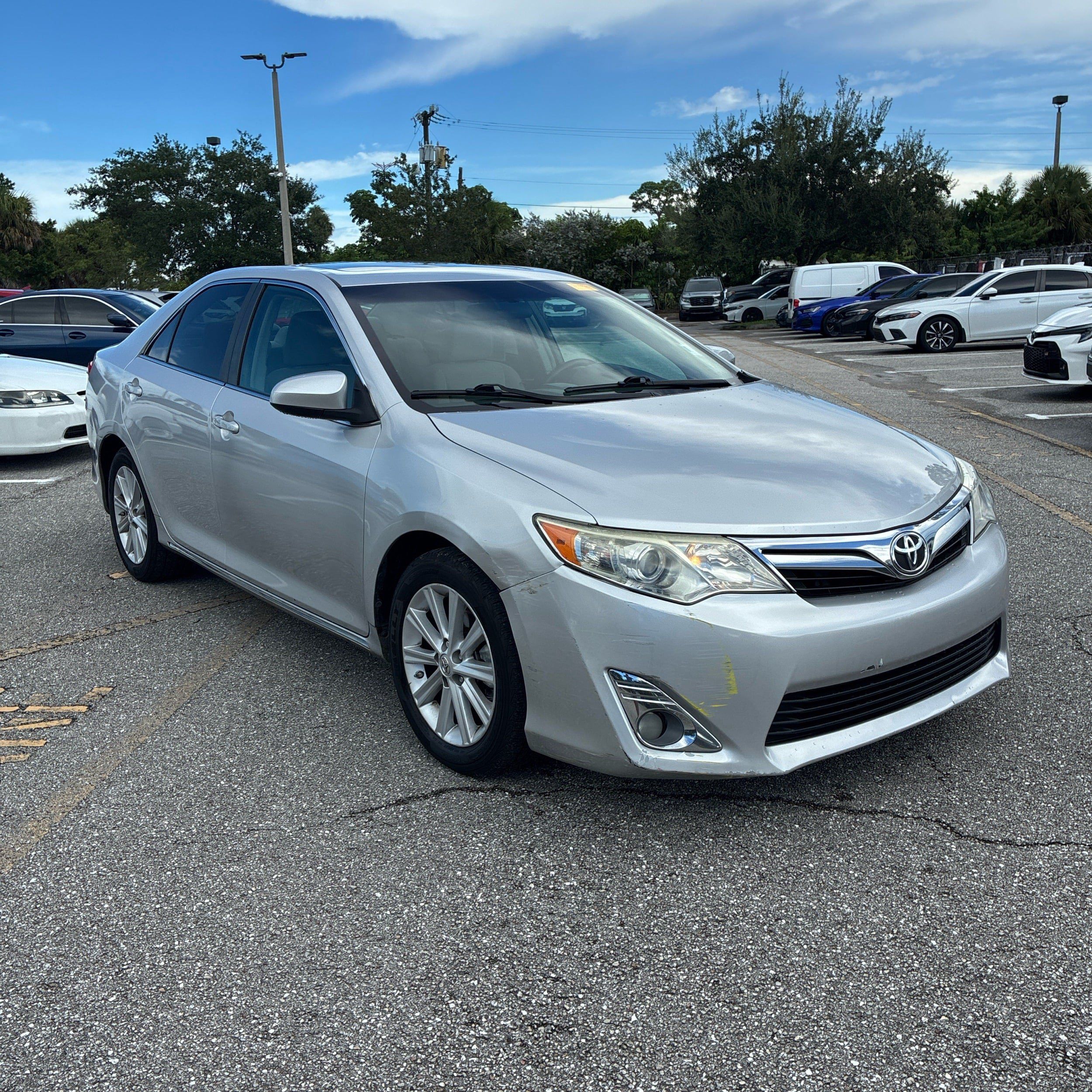 Used 2013 Toyota Camry XLE FWD image 11