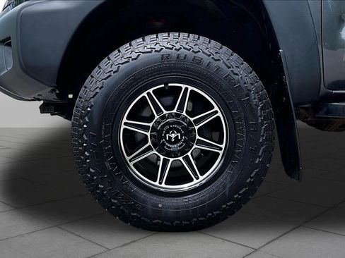 Used 2013 Toyota Tacoma 4x4 Double Cab image 11