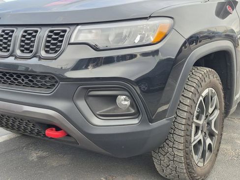 Used 2025 Jeep Compass Trailhawk image 4