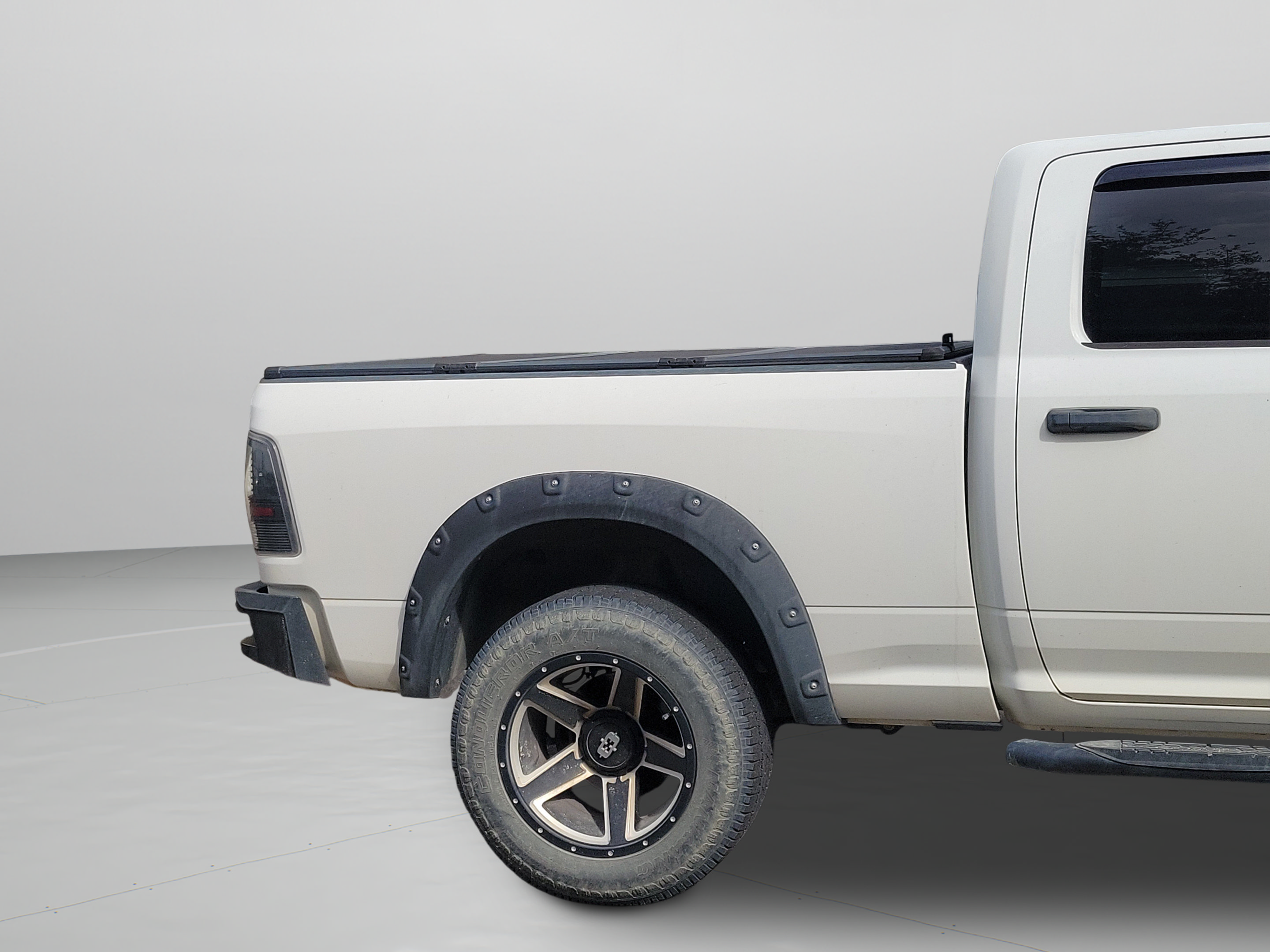 Used 2018 RAM 1500 Express RWD image 15