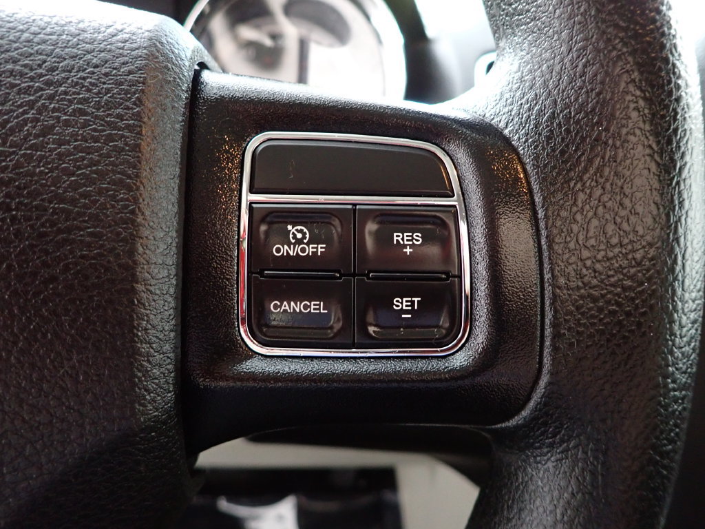Used 2015 Dodge Grand Caravan SXT FWD image 3