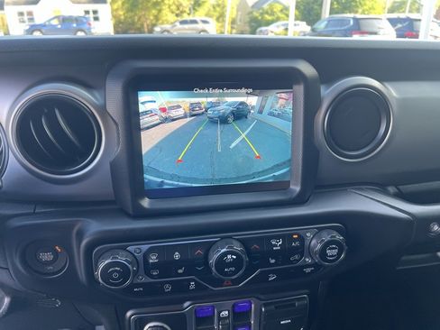 Used 2021 Jeep Wrangler Unlimited Sport image 22