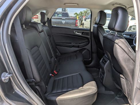Used 2020 Ford Edge SEL w/ Cold Weather Package AWD/4WD image 32