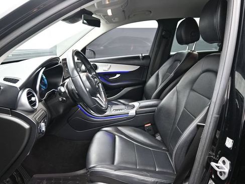 Used 2022 Mercedes-Benz GLC 300 image 6