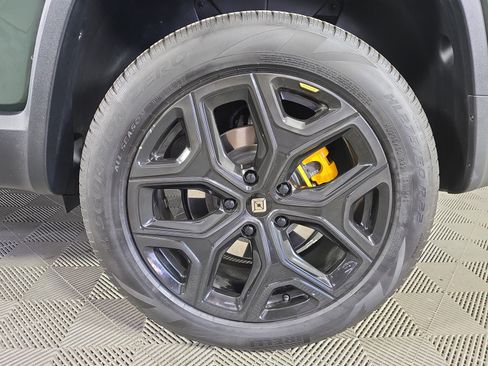 Used 2024 Rivian R1S Adventure AWD/4WD image 10