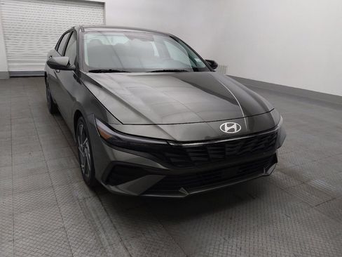 Used 2025 Hyundai Elantra SEL image 14