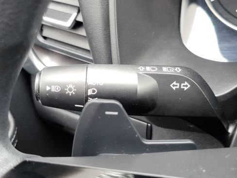 Used 2023 Nissan Rogue SV AWD/4WD image 17