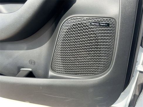 New 2026 Chrysler Pacifica Limited image 22