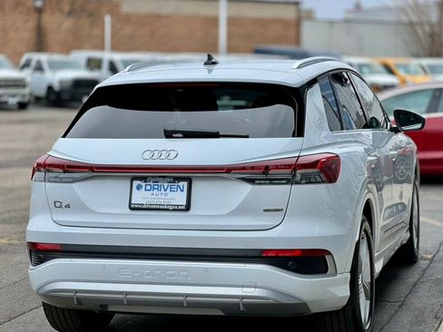 Used 2024 Audi Q4 e-tron Premium Plus w/ Premium Plus image 5