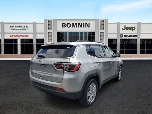 Used 2022 Jeep Compass Latitude image 4