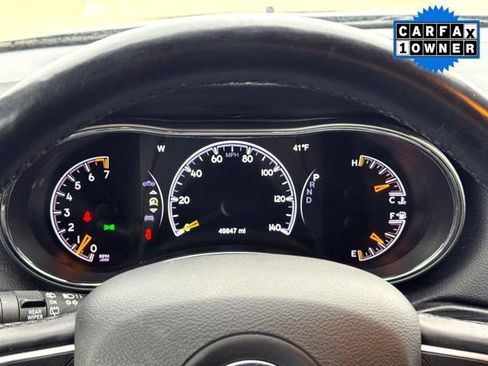 Used 2020 Jeep Grand Cherokee Laredo image 24