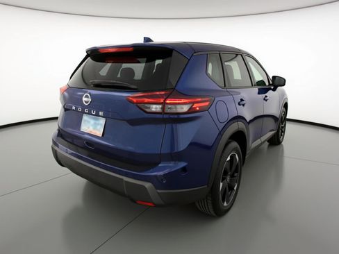 Used 2025 Nissan Rogue SV FWD image 9