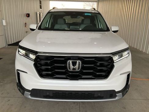 New 2025 Honda Pilot Touring image 29