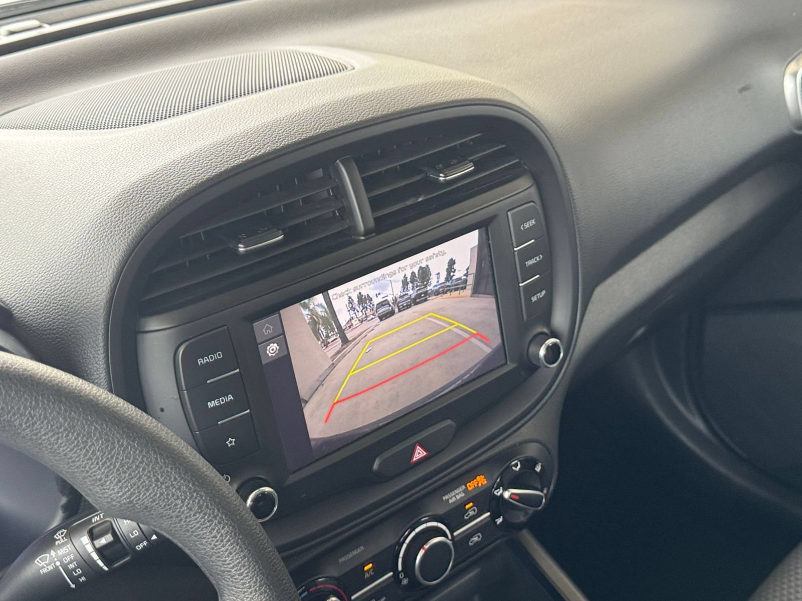 Used 2025 Kia Soul LX w/ LX Technology Package FWD image 21