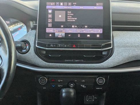 Used 2022 Jeep Compass Latitude w/ Sun and Sound Group image 14