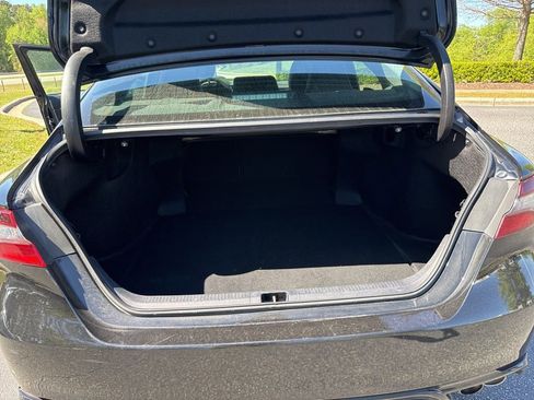 Used 2024 Toyota Camry SE image 11